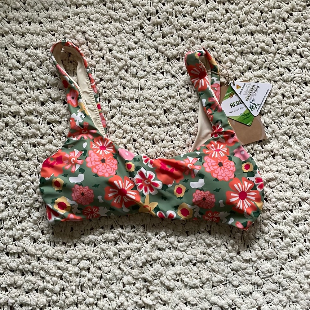 🌸 Berlook Floral U-Neck Bikini Top 🌸